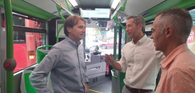 Vectalia mia instala 108 pantallas en los 97 autobuses de la flota