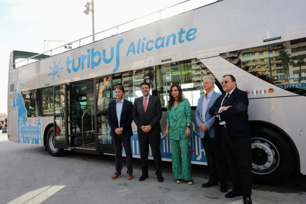 Vectalia presenta un autobus man para el servicio turistico de alicante
