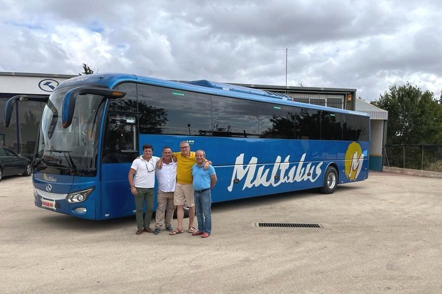 Autocares multibus renueva su flota con king long