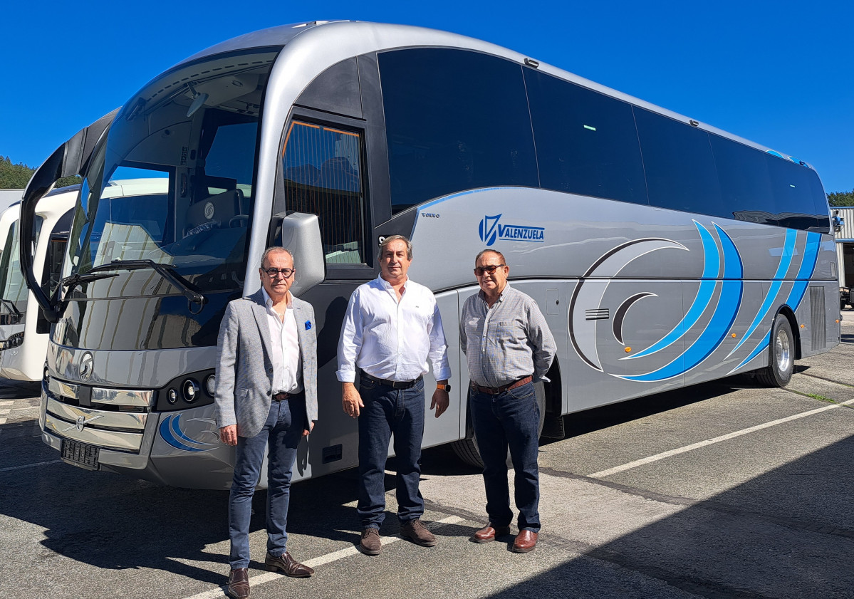 Grupo valenzuela incorpora un nuevo autocar sc7 de sunsundegui