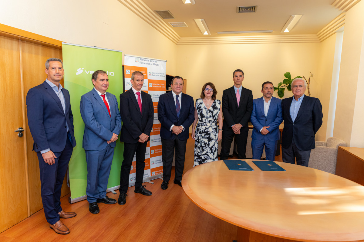 Vectalia y la universidad de alicante firman el convenio anual