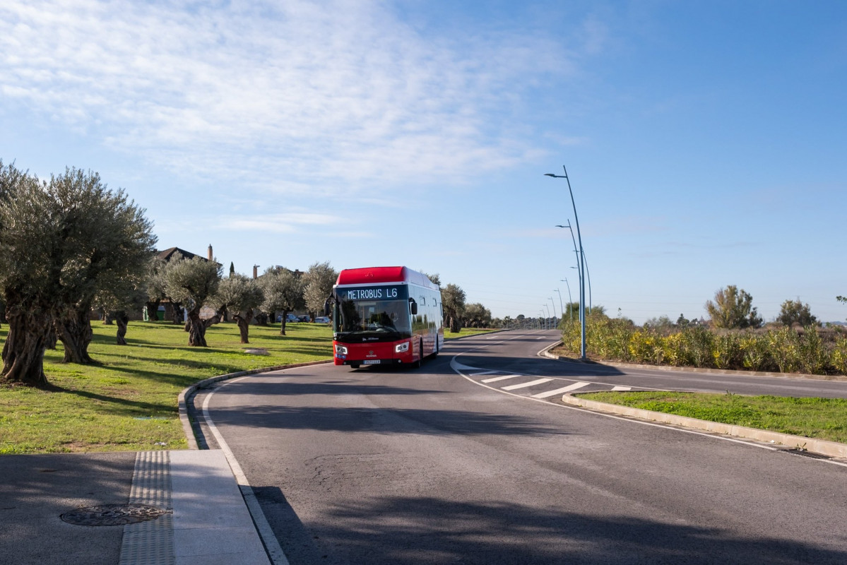 El autobus urbano de dos hermanas alcanza el millon de usuarios