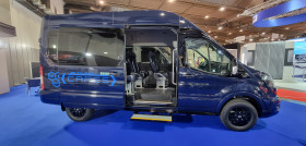 Ferqui presenta el primer microbus electrico sobre furgon ford etransit