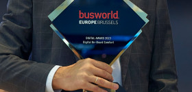 El puesto de conduccion digital de man recibe un premio en busworld