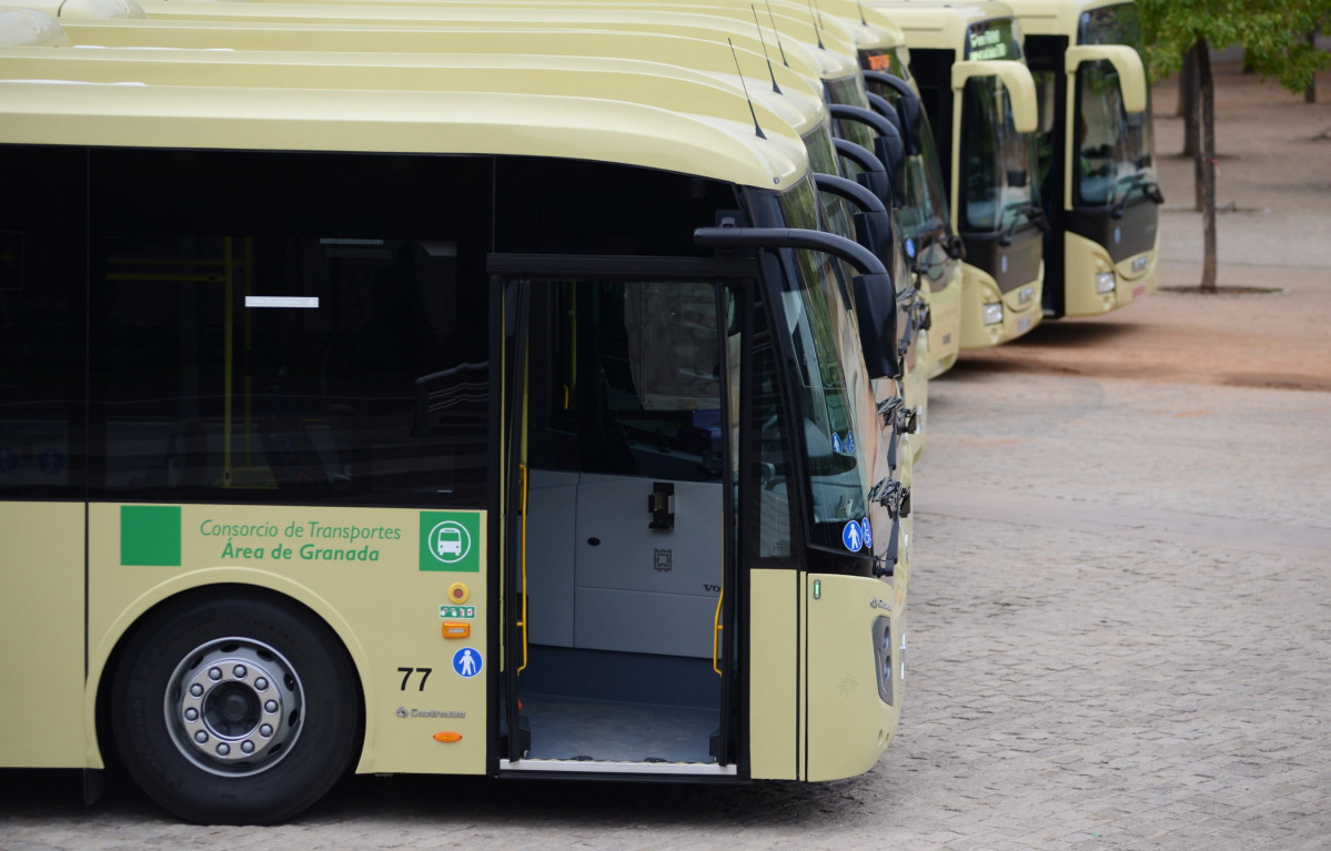 El consorcio de granada refuerza los principales corredores con mas autobuses