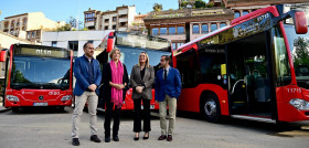 Alsa presenta en granada seis autobuses hibridos de mercedes benz