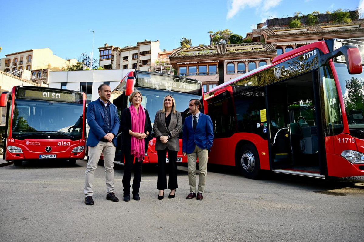 Alsa presenta en granada seis autobuses hibridos de mercedes benz