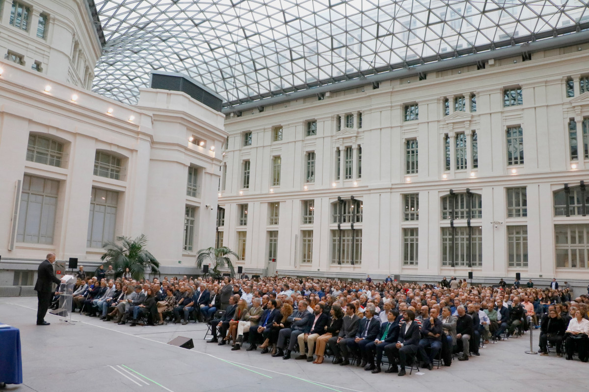 La emt de madrid reconoce la labor de 357 empleados