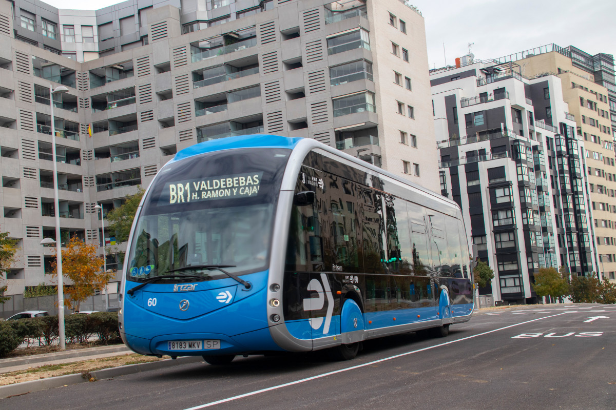 La emt de madrid amplia la linea del bus rapid