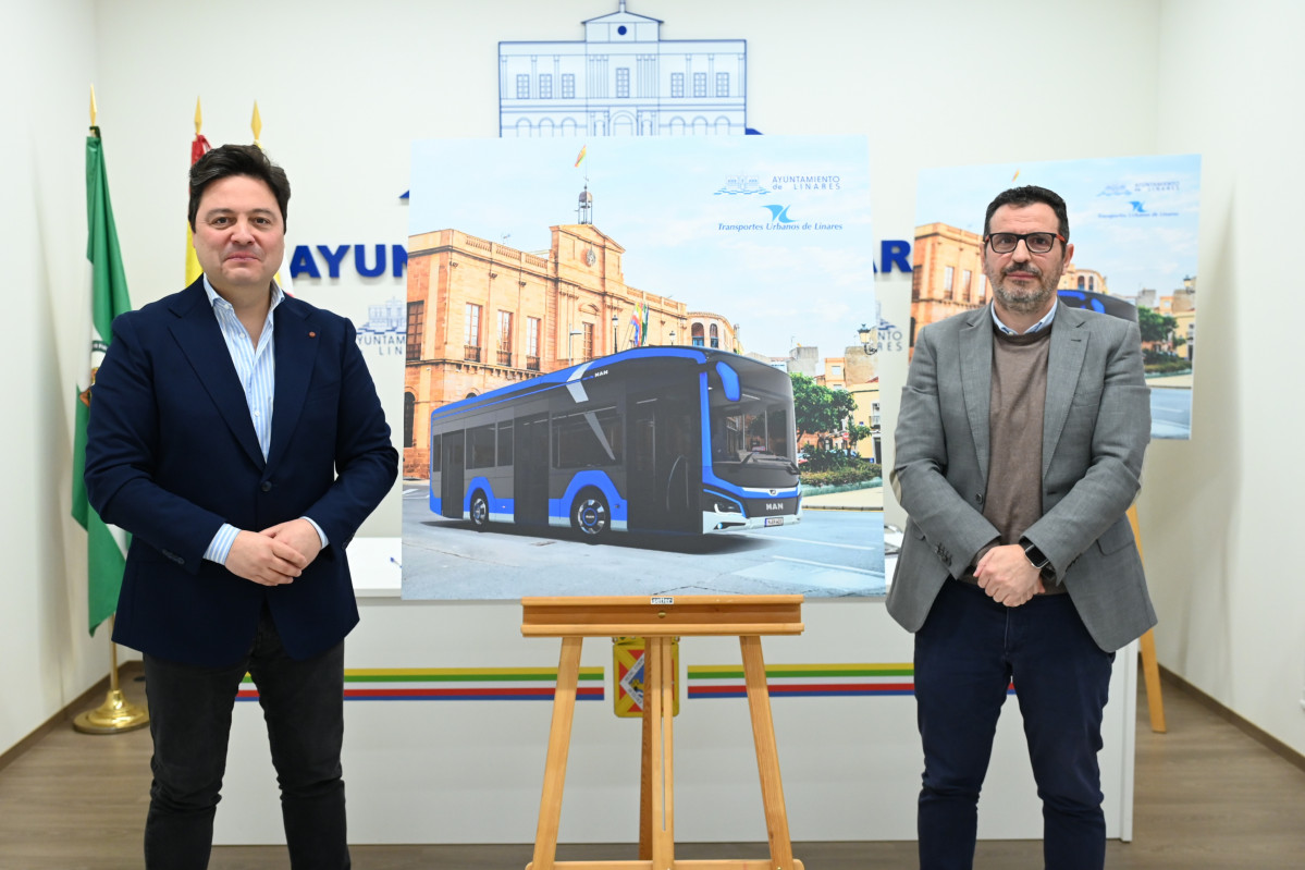 Linares promueve la renovacion de la flota con autobuses electricos