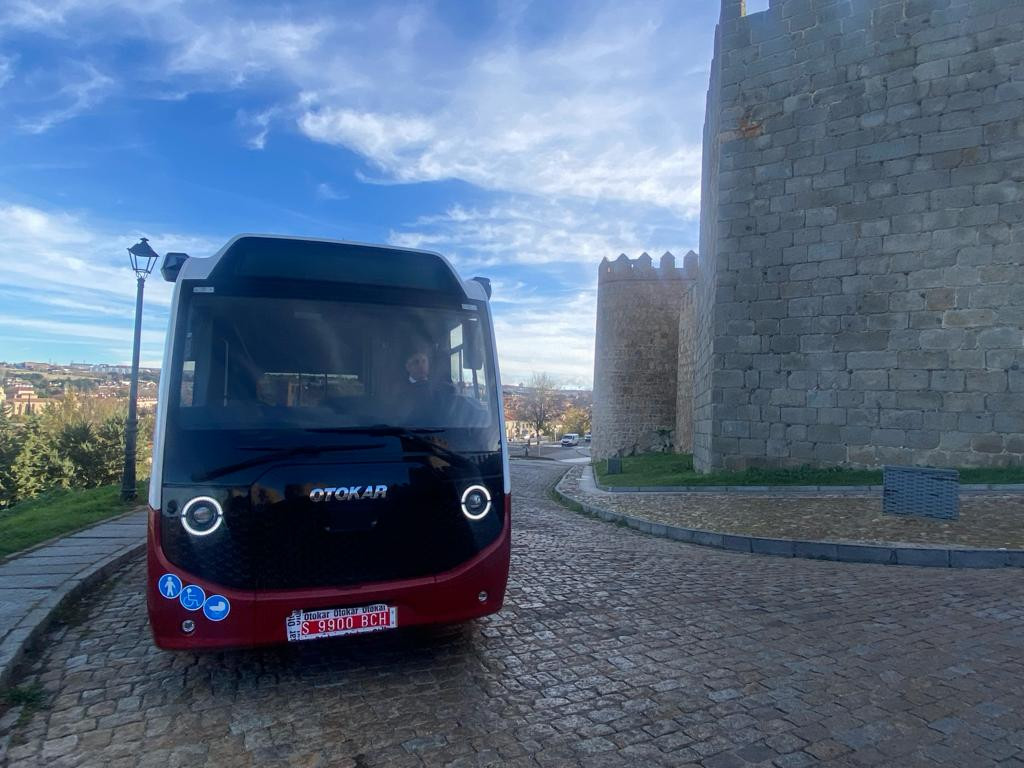 El transporte publico de avila prueba el microbus e centro de otokar