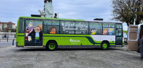 Un autobus de bizkaibus acerca la navidad a los municipios de vizcaya
