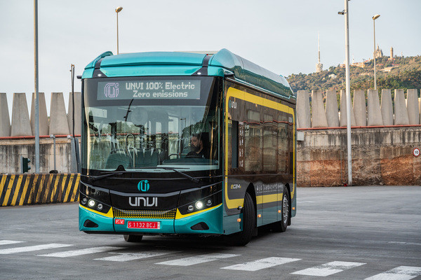 Tmb prueba el minibus electrico ec24s de unvi