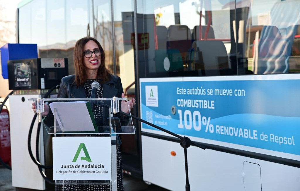 El consorcio de granada pone en servicio su primer autobus con combustible 100 renovable