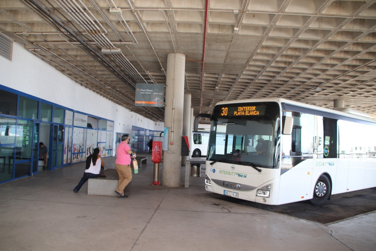 Lanzarote se plantea reducir un 20 el uso del vehiculo privado