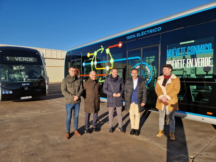 Tudela recibe dos autobuses electricos ie tram de irizar e mobility