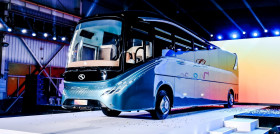 King long presenta el prototipo de autocar electrico merry combo