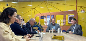 Guaguas municipales y el cabildo de gran canaria refuerzan su compromiso con el transporte publico