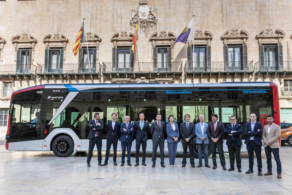 Alicante cierra 2023 con casi 20 millones de viajeros en el autobus urbano