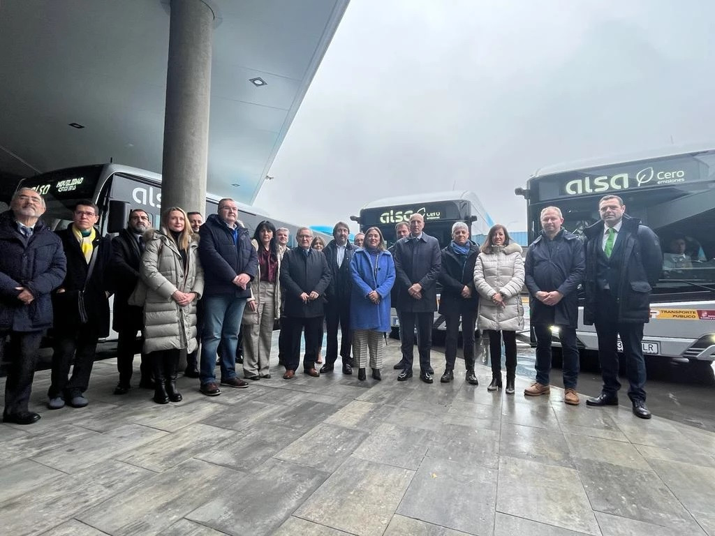 El transporte metropolitano de leu00f3n incorpora cuatro nuevos autobuses