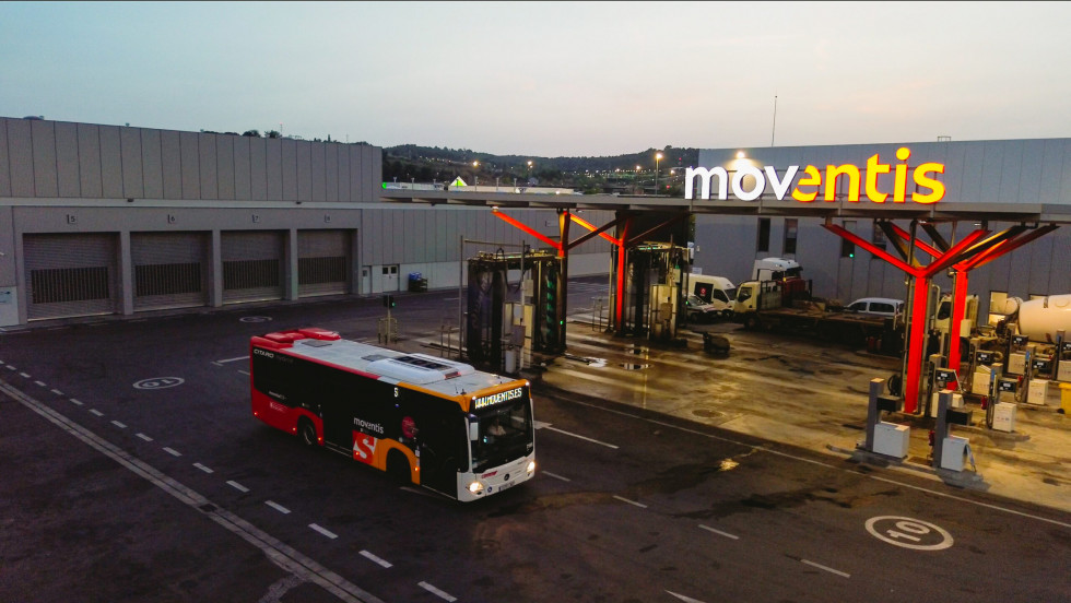 El amb de barcelona adjudic  a moventis 14 lineas de la provincia