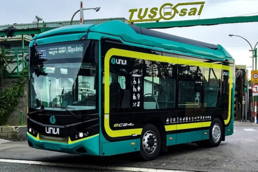 Tusgsal prueba el minibus electrico de unvi