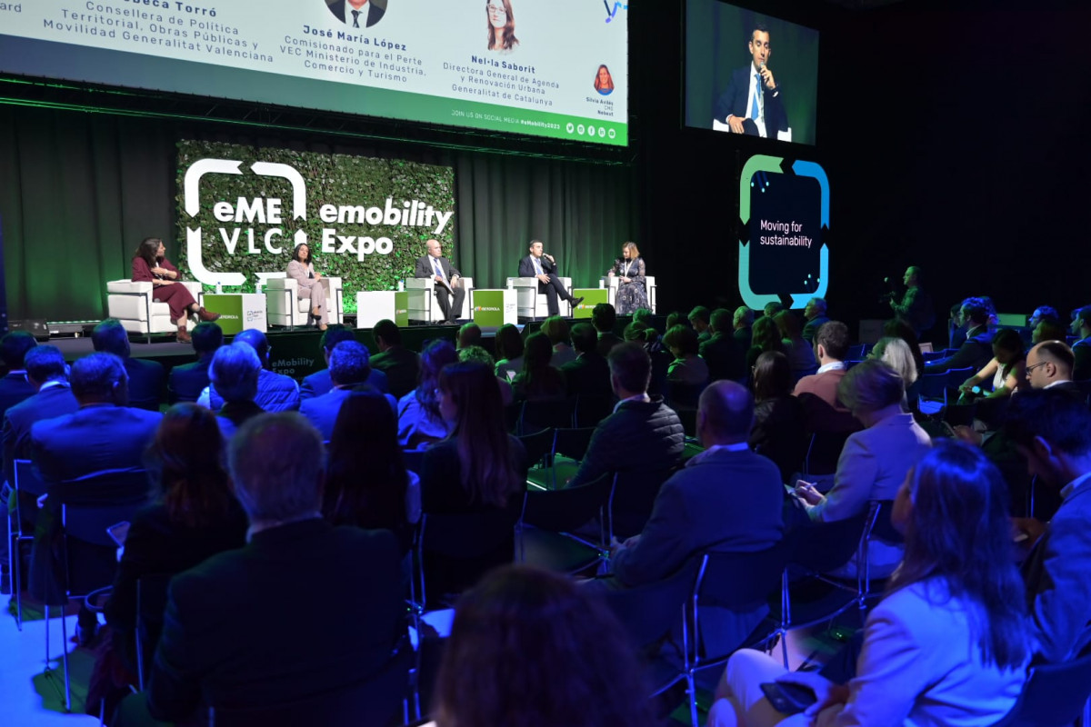 La colaboracion publico privada a debate en emobility expo 2024