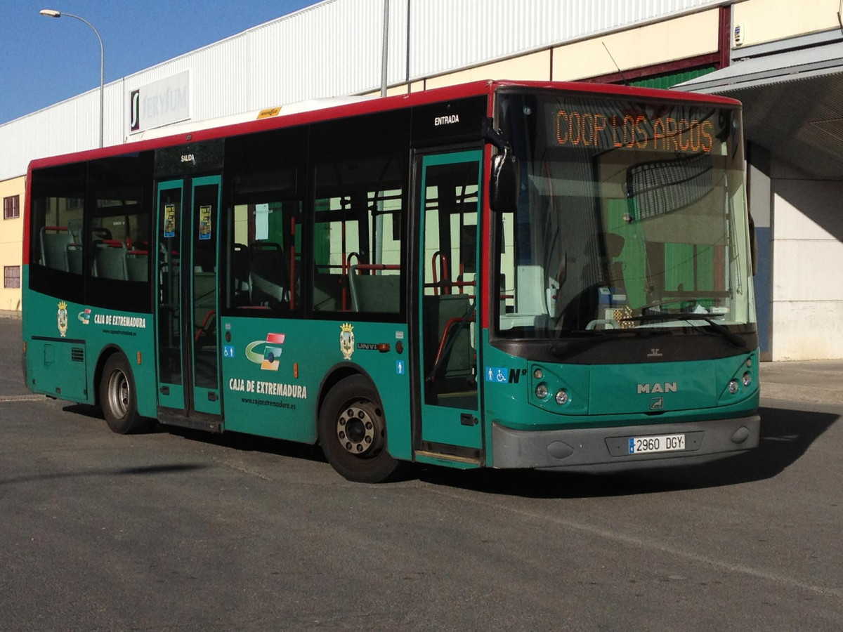 Plasencia sube el precio de la licitacion de dos autobuses electricos