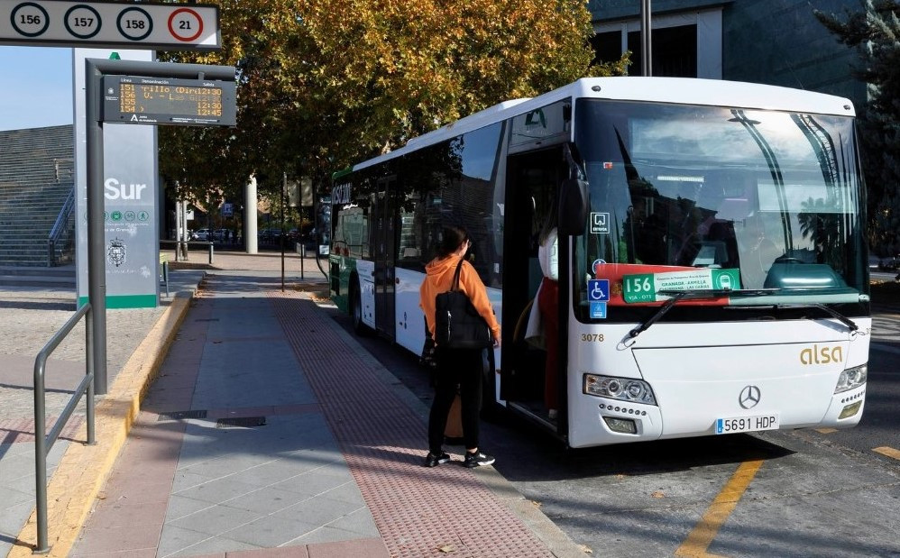 El transporte metropolitano de granada registro 21 millones de usuarios