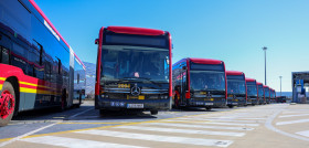 Tussam incorpora 11 autobuses articulados electricos de mercedes benz