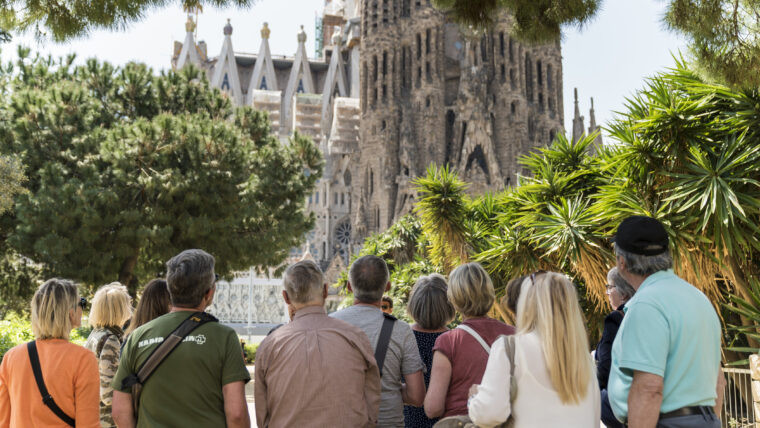 Barcelona recorta las plazas de la zona bus en el entorno de la sagrada familia