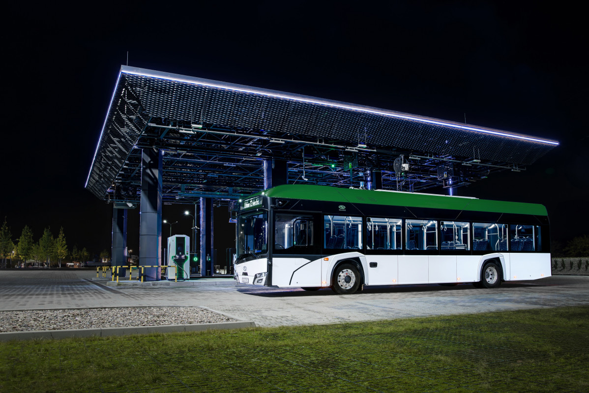 Solaris lanza una nueva version del autobus electrico urbino 12