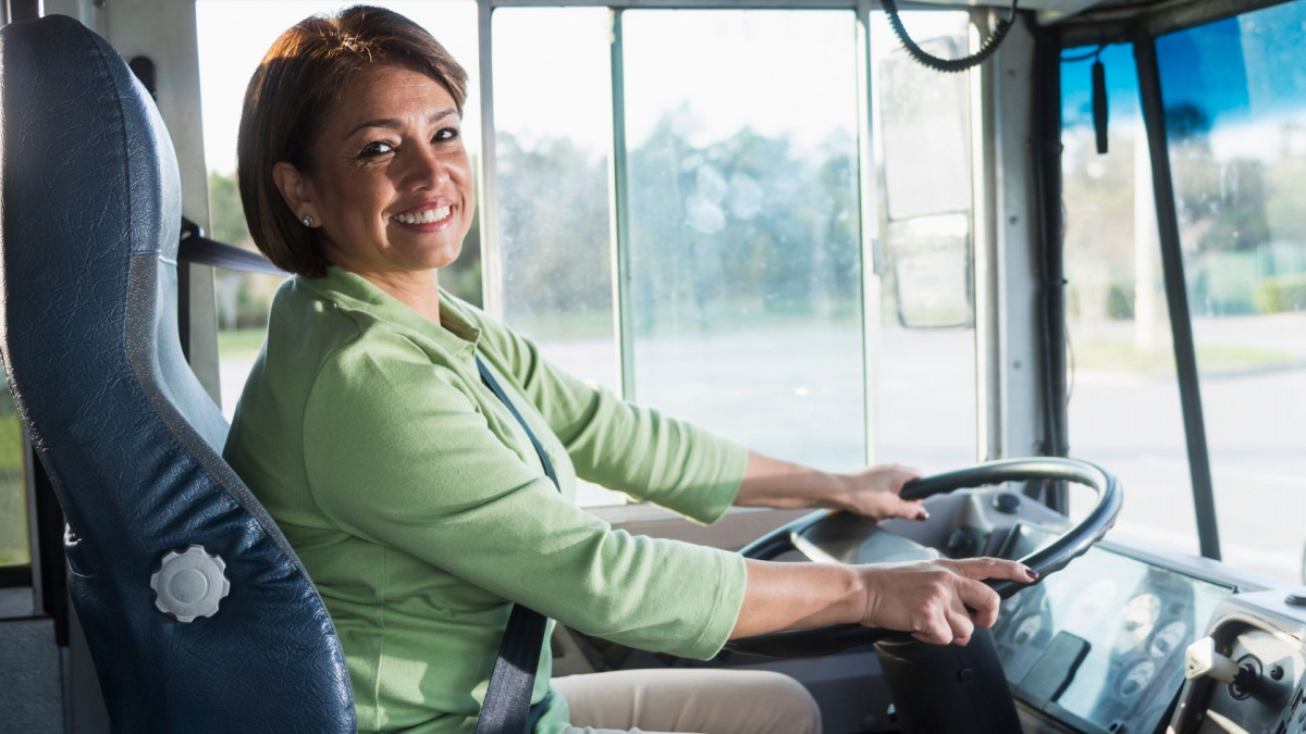 El numero de conductoras de autobus crece un 61 en sevilla desde 2011