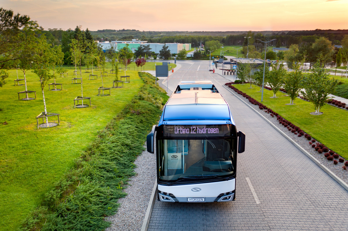 Solaris entregara cinco autobuses de hidrogeno en mantua italia