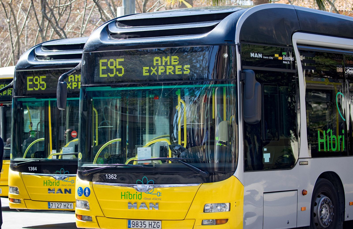 El amb de barcelona suma 16 nuevos autobuses