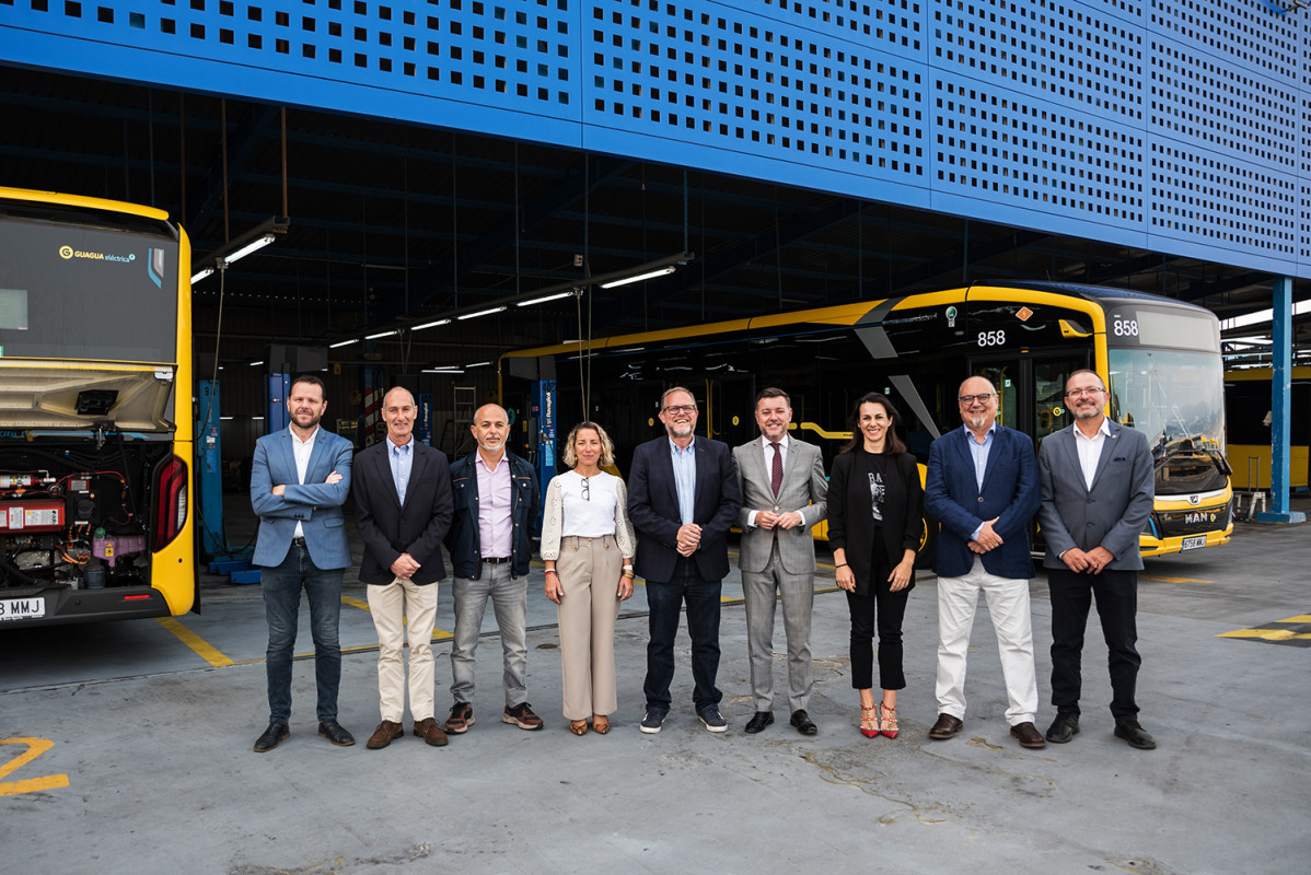 Guaguas municipales presenta cuatro autobuses electricos de man