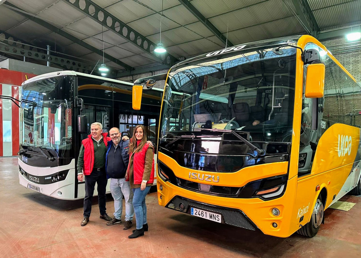 Urpa suma a su flota dos unidades de isuzu bus