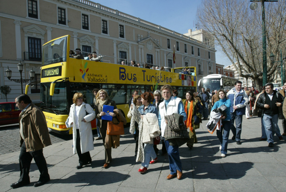 Valladolid adjudica el autobus turistico electrico a cordial bus