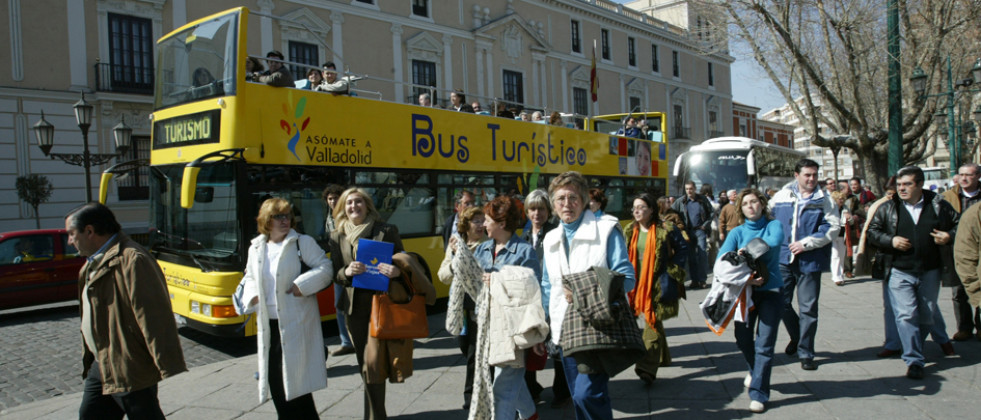 Valladolid adjudica el autobus turistico electrico a cordial bus