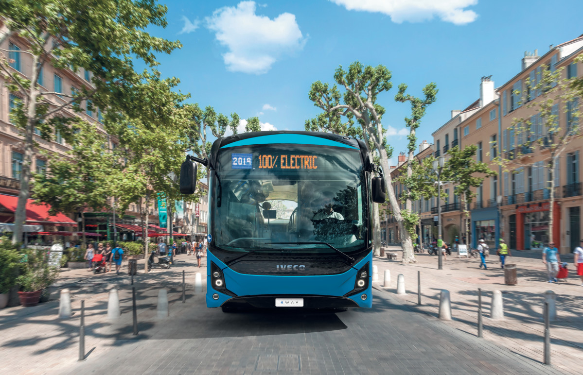 La emt de malaga adjudica 13 autobuses electricos a iveco bus