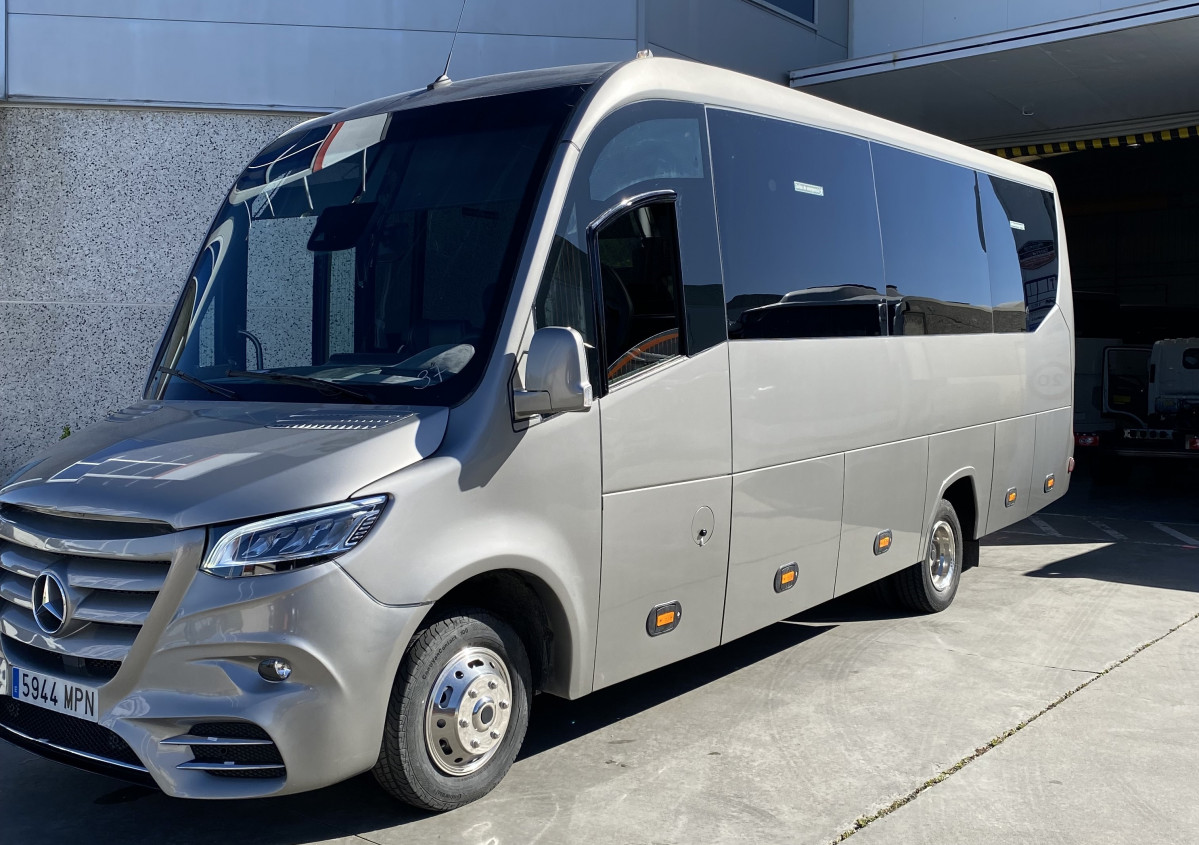 Transacobo recibe un microbus sprinter icaro