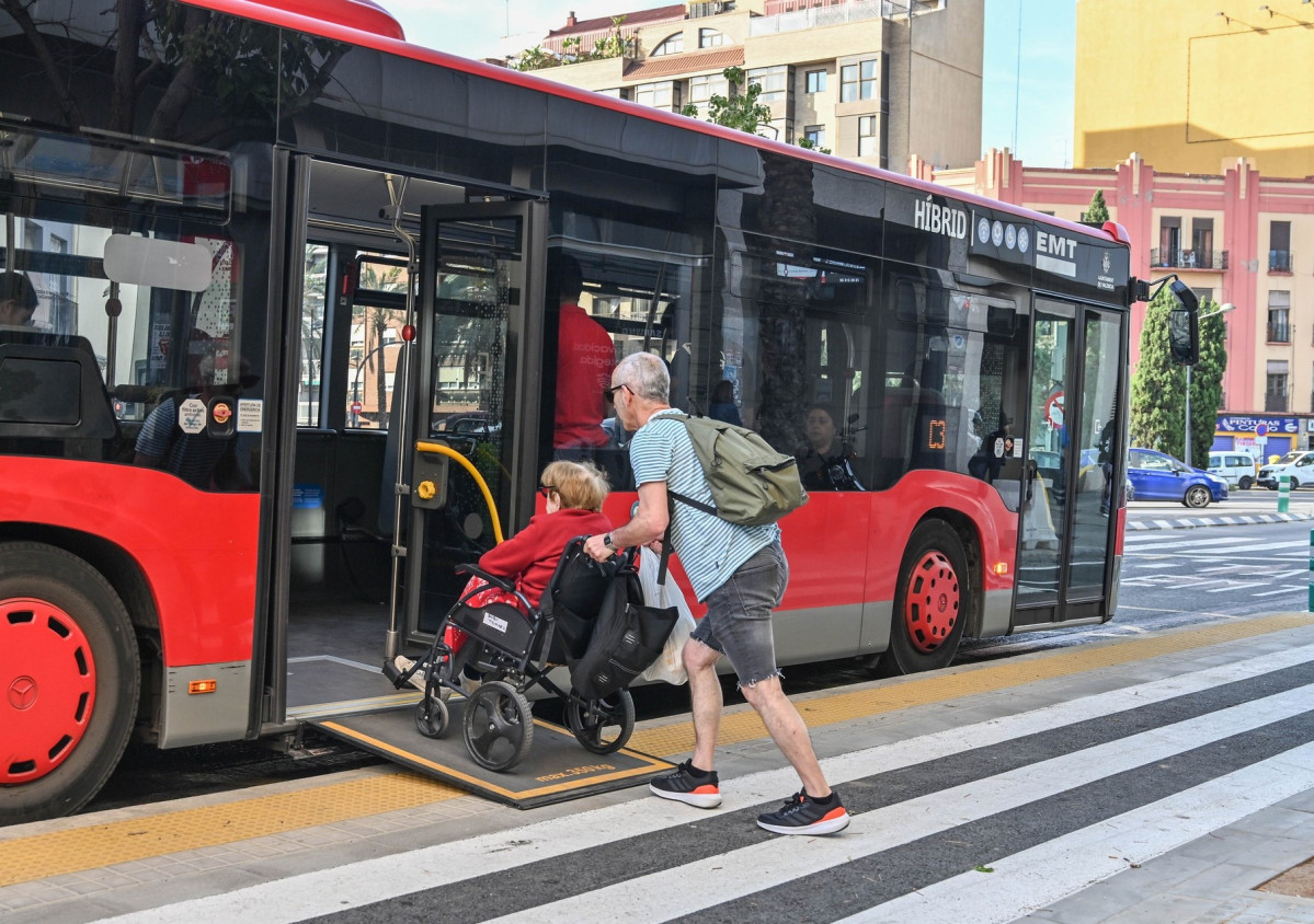 La emt de valencia registra el mejor abril de la historia