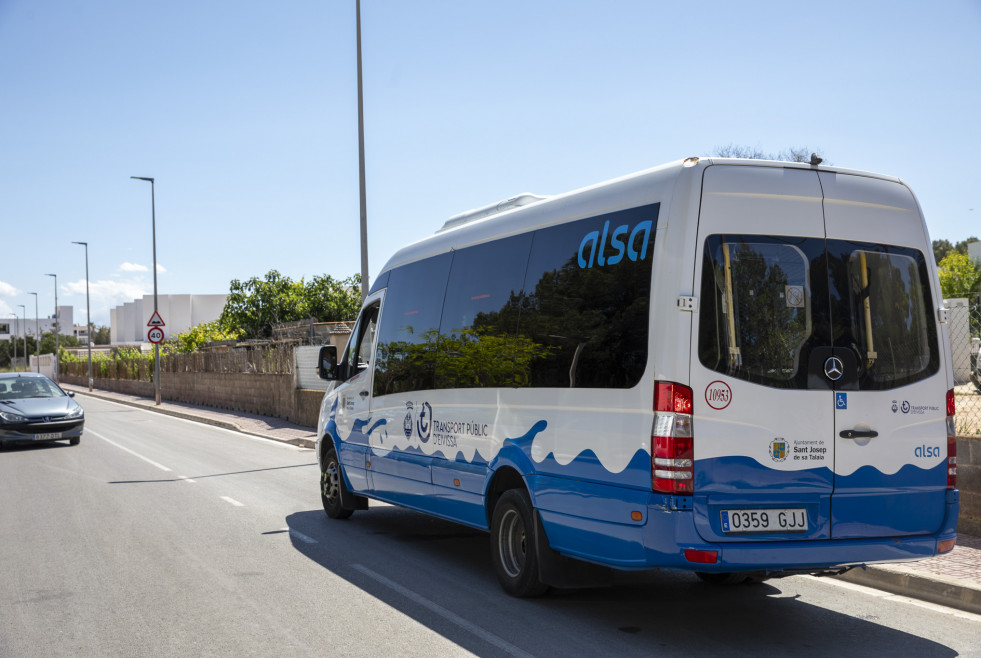 Ibiza aprueba el expediente de contratacion del servicio de transporte