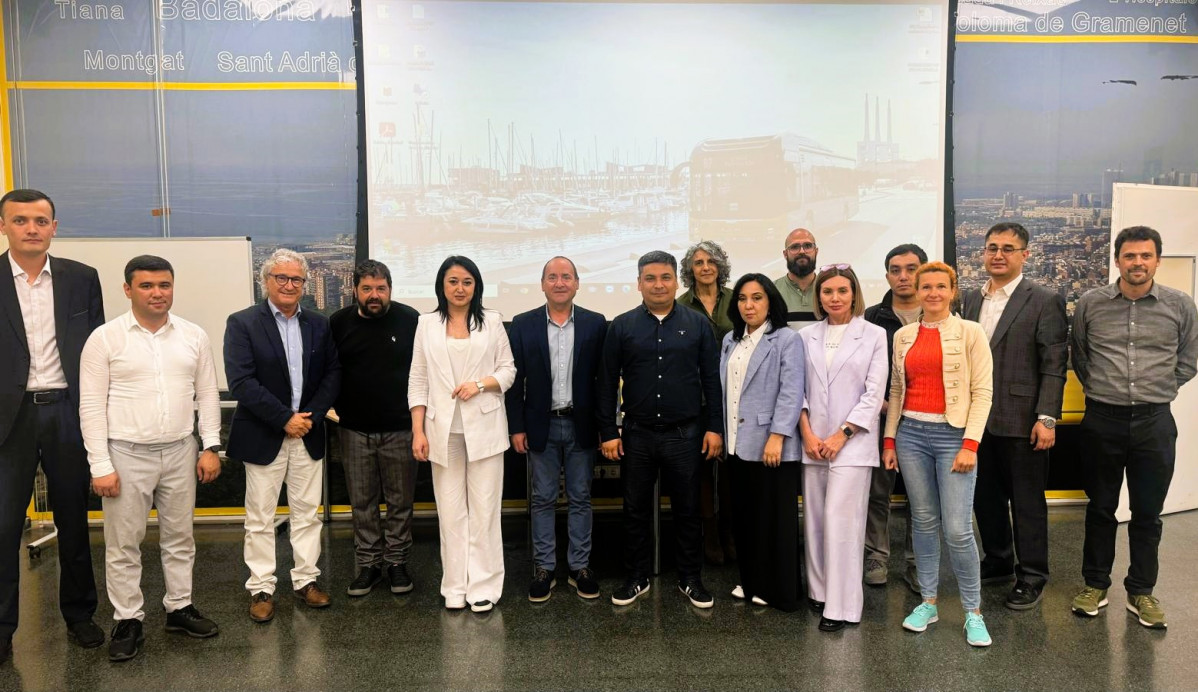 Direxis tusgsal recibe a una delegacion de uzbekistan