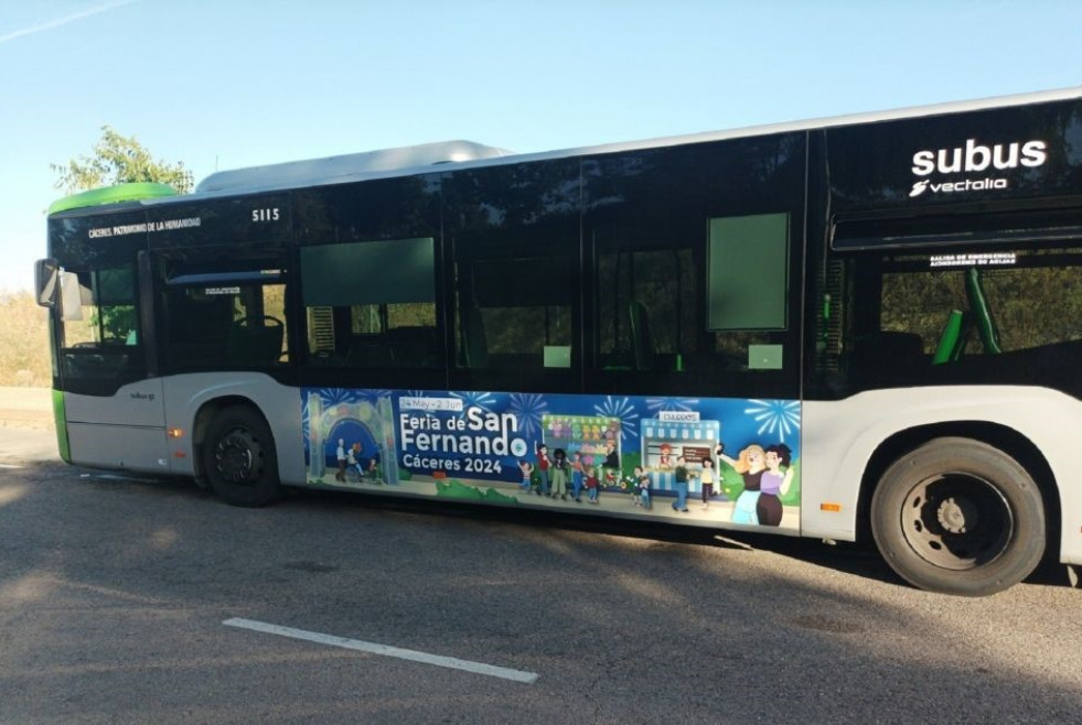El autobus especial al ferial de caceres transporta a 3200 usuarios