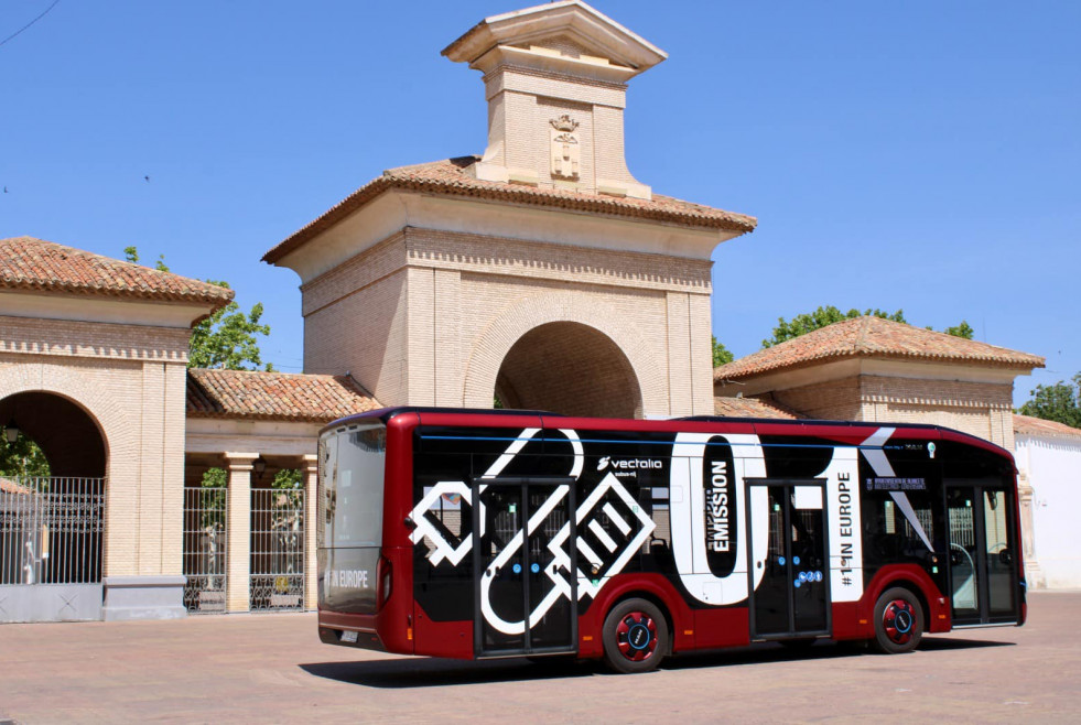El transporte publico de albacete prueba el autobus electrico de man