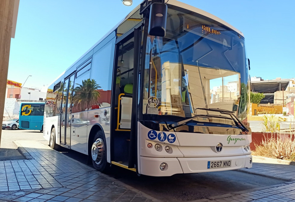 Guaguas guzman estrena un midibus md9 le de temsa