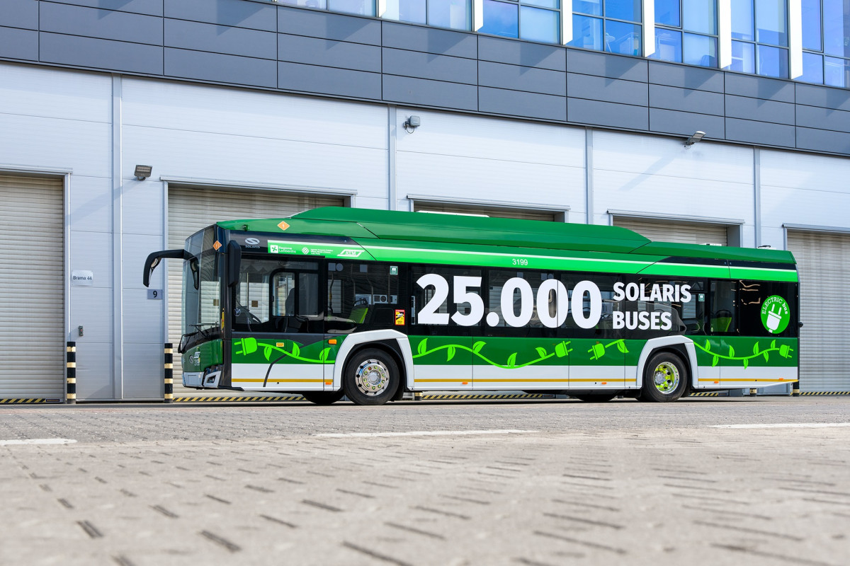 Solaris celebra los 25000 vehiculos producidos