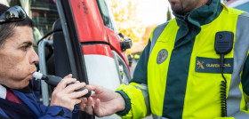 La dgt sanciona a casi la mitad de los vehiculos escolares controlados