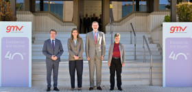 El rey felipe visita las instalaciones de gmv